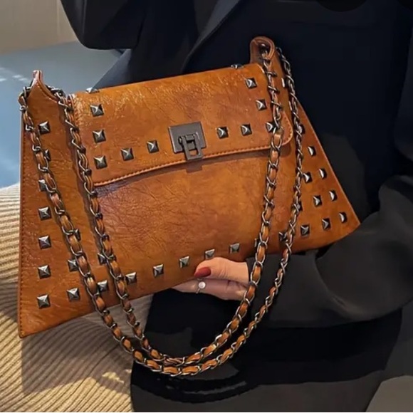 NWT Vintage Rivet Decor Crossbody Bag. Retro Studded Shoulder Bag - Picture 4 of 7